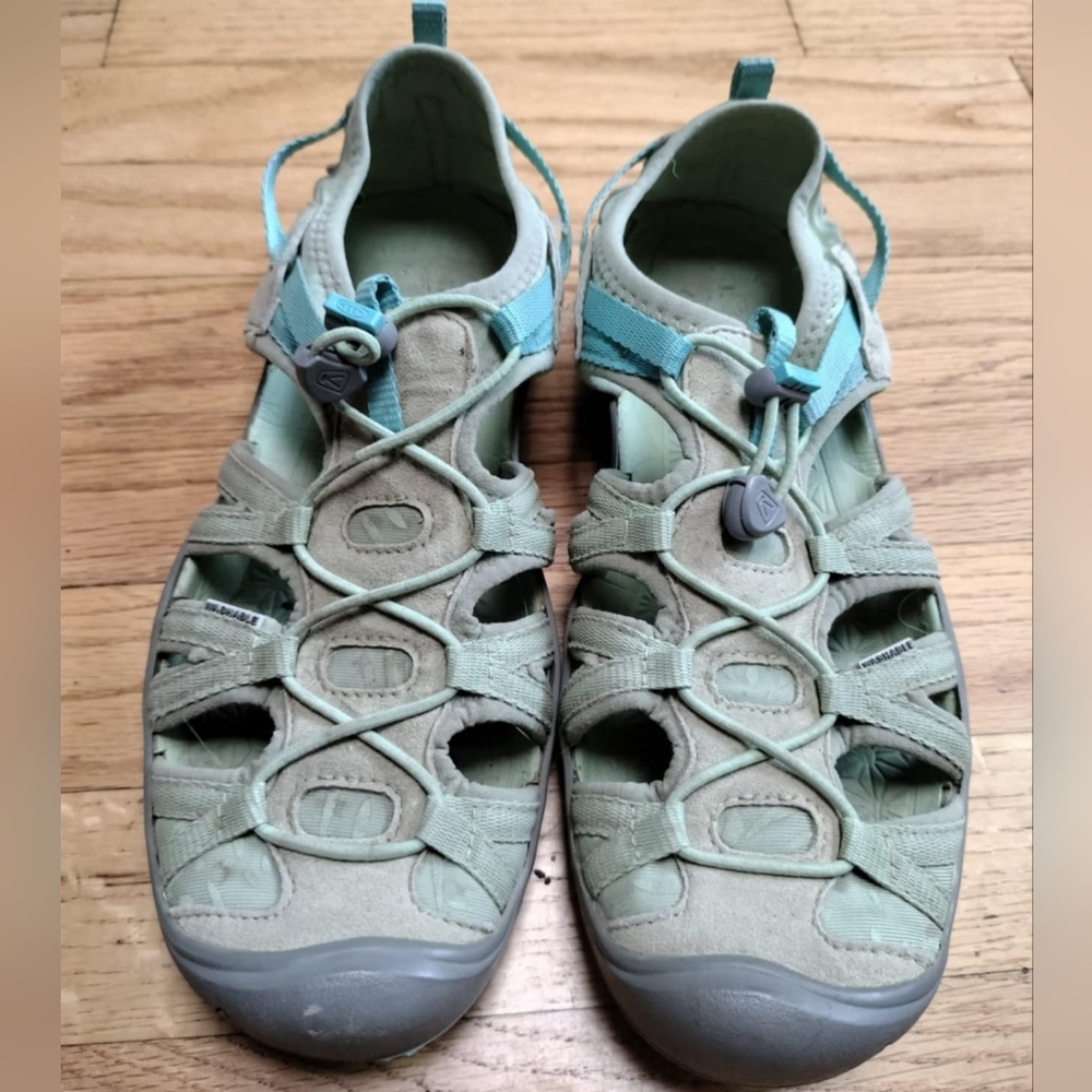 Womens keen sandals size 6